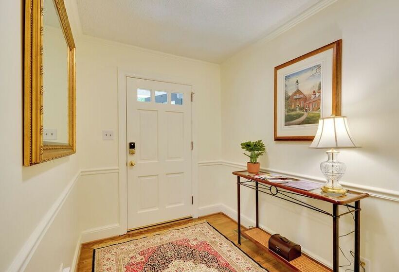 Charming Cottage   Near Wake Forest!