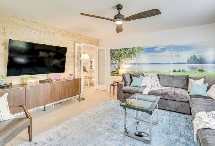 Family Home W/ Hot Tub: 1/2 Mi To Lake Milton