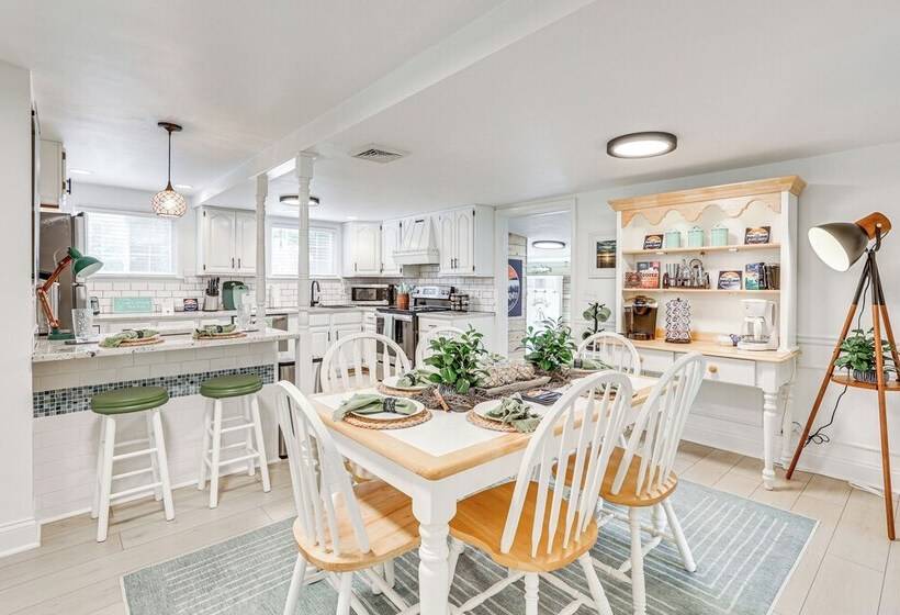 Family Home W/ Hot Tub: 1/2 Mi To Lake Milton