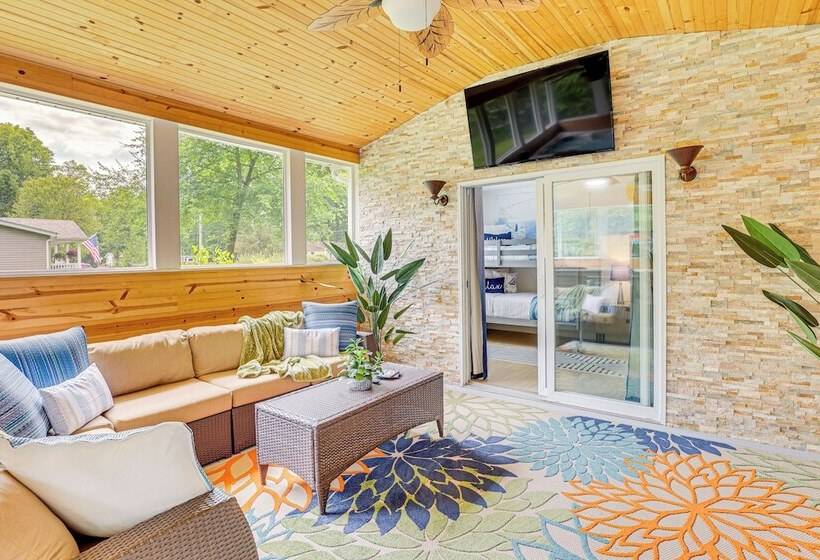 Family Home W/ Hot Tub: 1/2 Mi To Lake Milton