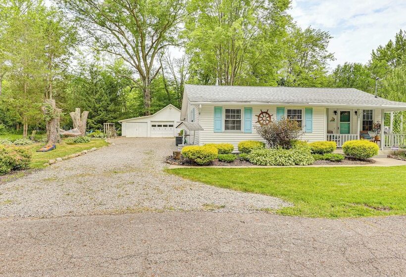 Family Home W/ Hot Tub: 1/2 Mi To Lake Milton