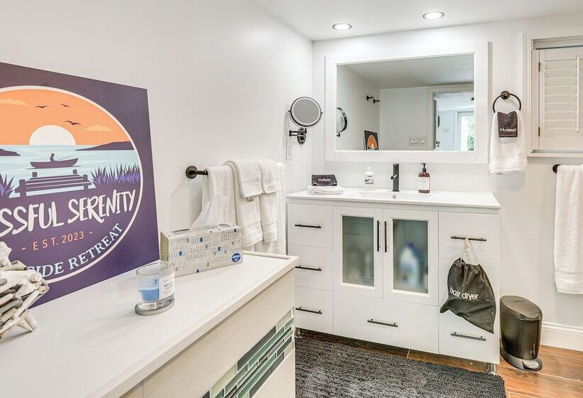 Family Home W/ Hot Tub: 1/2 Mi To Lake Milton