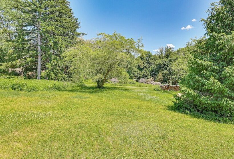 Charming Farmington Home ~ 5 Mi To Uconn Health!