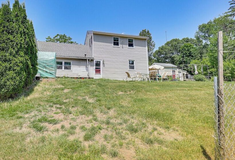 Charming Farmington Home ~ 5 Mi To Uconn Health!