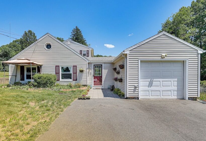 Charming Farmington Home ~ 5 Mi To Uconn Health!