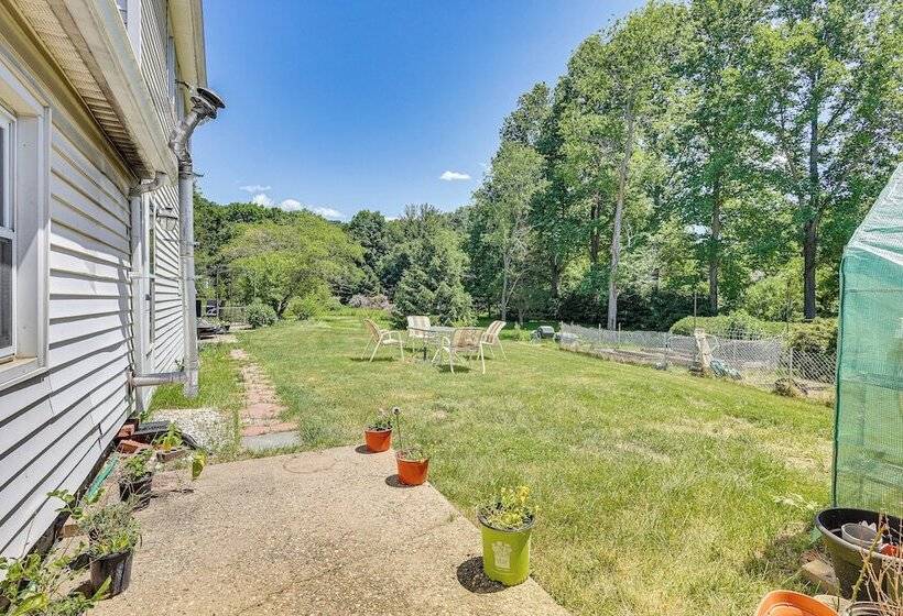 Charming Farmington Home ~ 5 Mi To Uconn Health!