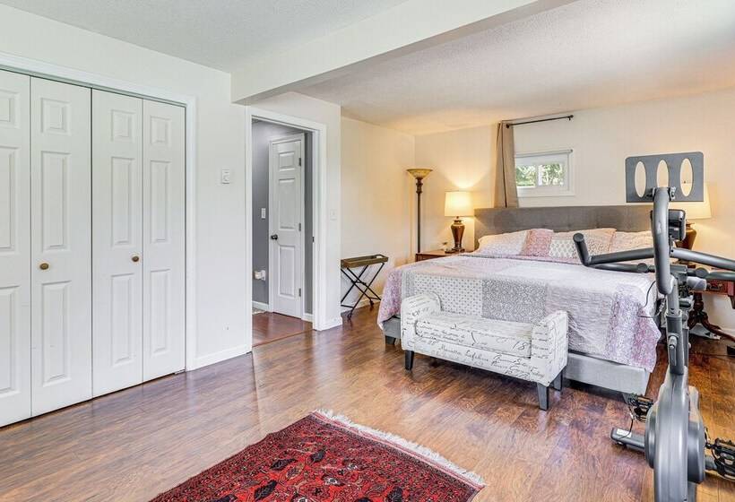 Charming Farmington Home ~ 5 Mi To Uconn Health!