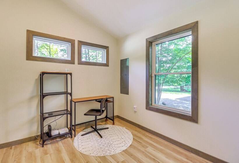 Pool & Beach Access: Charming Poconos Cabin!