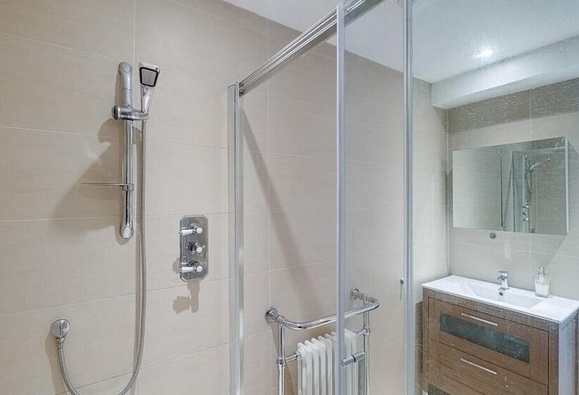 Charming Reigate Cottage Retreat