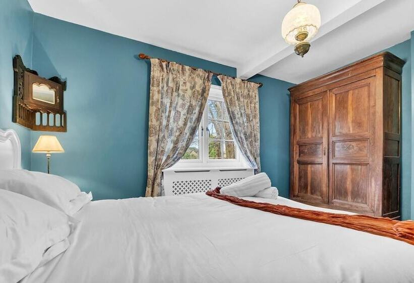 Charming Reigate Cottage Retreat