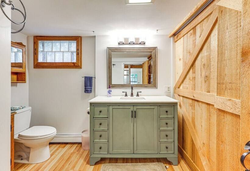 Charming Waterford Home W/ Dock On Niantic River!