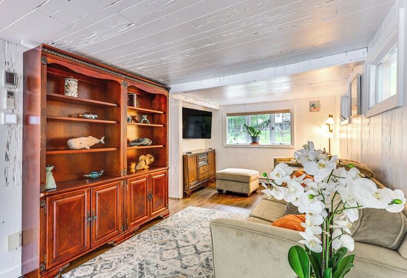 Charming Waterford Home W/ Dock On Niantic River!