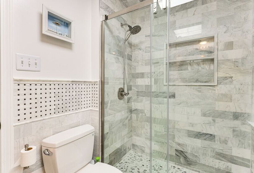 Charming Waterford Home W/ Dock On Niantic River!