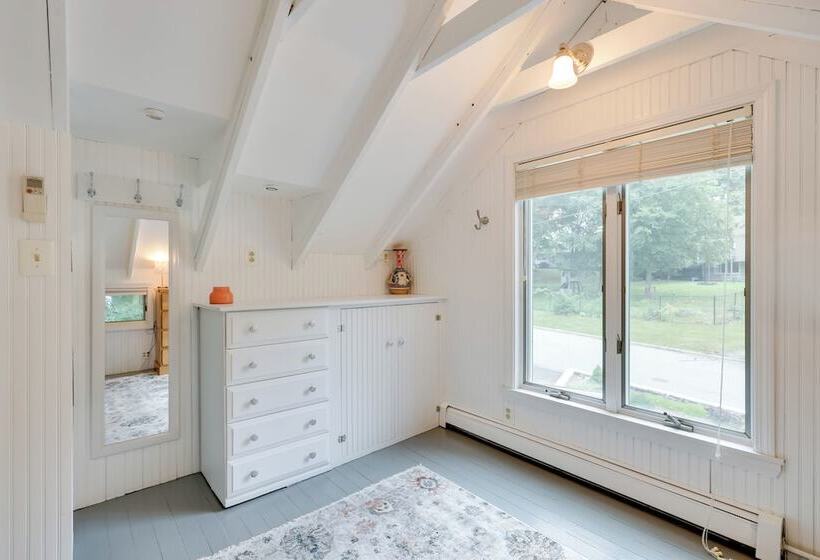 Charming Waterford Home W/ Dock On Niantic River!