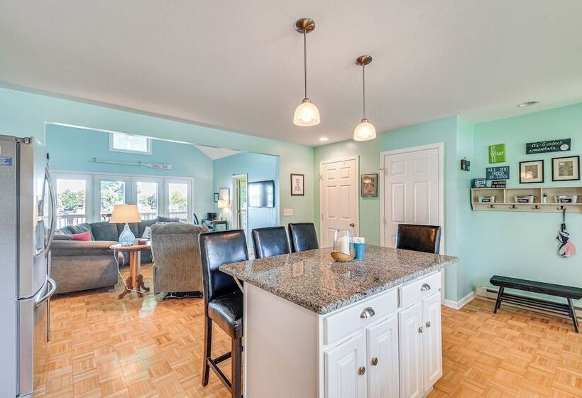 Charming Wolcott Cottage W/ Fire Pit & Mini Dock