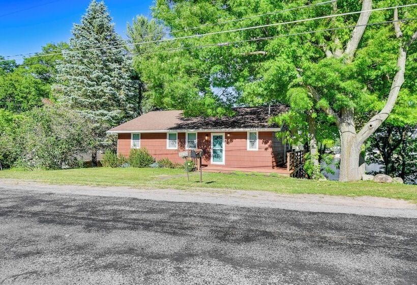 Charming Wolcott Cottage W/ Fire Pit & Mini Dock