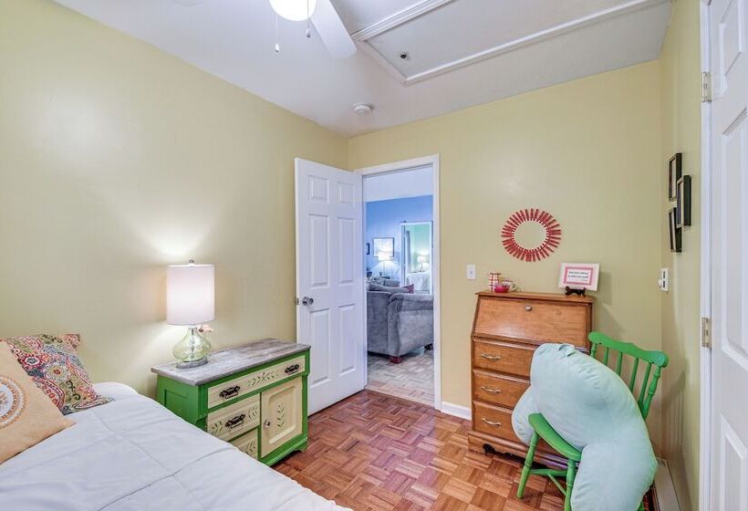 Charming Wolcott Cottage W/ Fire Pit & Mini Dock