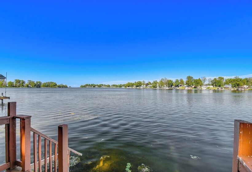 Charming Wolcott Cottage W/ Fire Pit & Mini Dock