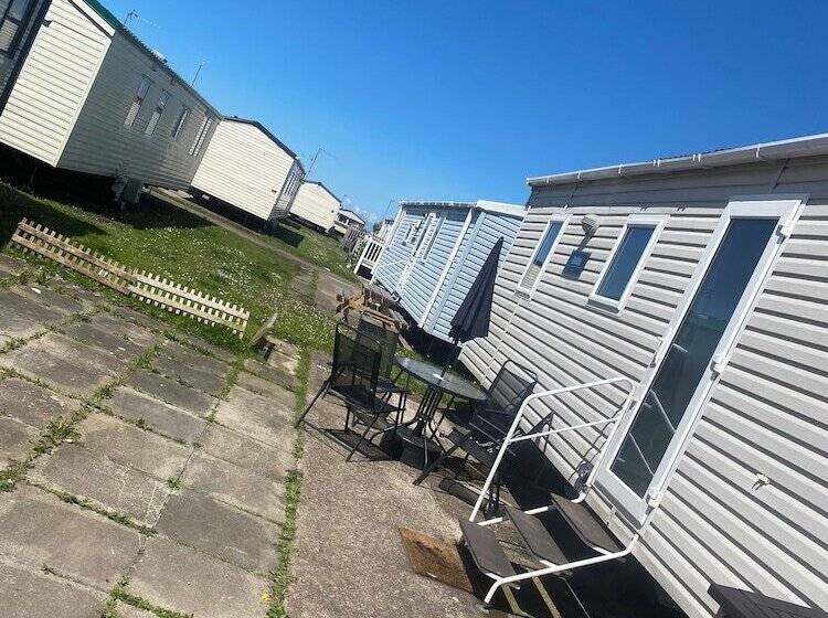 Coastal Cabin Retreat In Rhyl