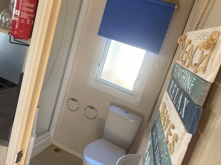 Coastal Cabin Retreat In Rhyl