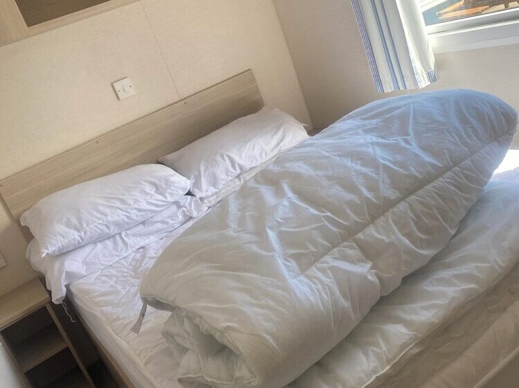 Coastal Cabin Retreat In Rhyl