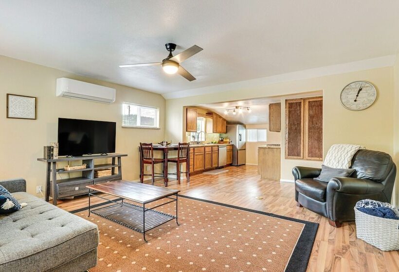 Coeur D Alene Cottage ~ 1 Mi To Downtown!