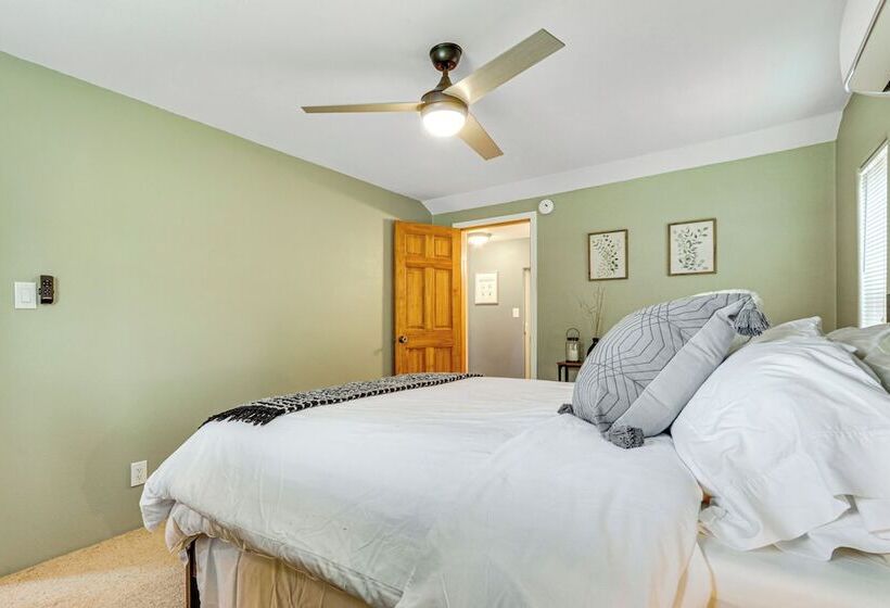 Coeur D Alene Cottage ~ 1 Mi To Downtown!