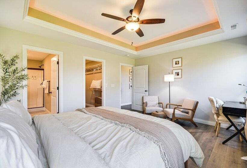 Steps To Park: Home W/ Fenced Yard In Columbia