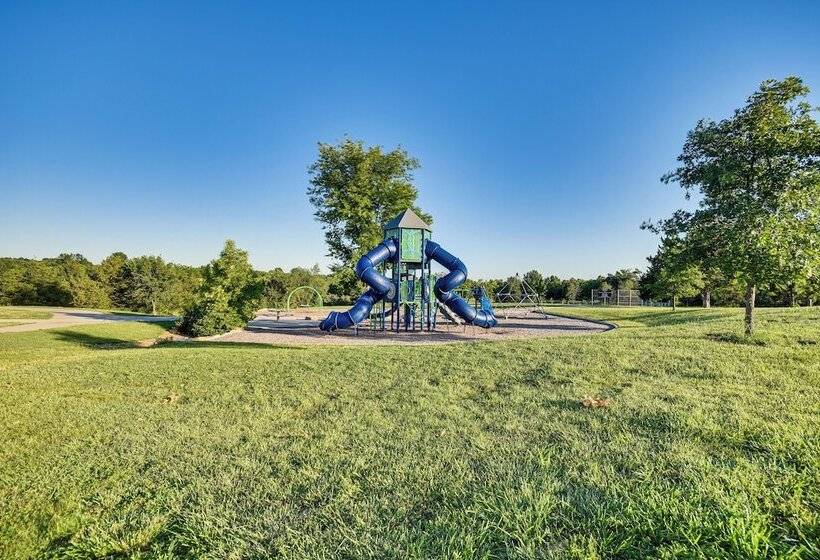 Steps To Park: Home W/ Fenced Yard In Columbia