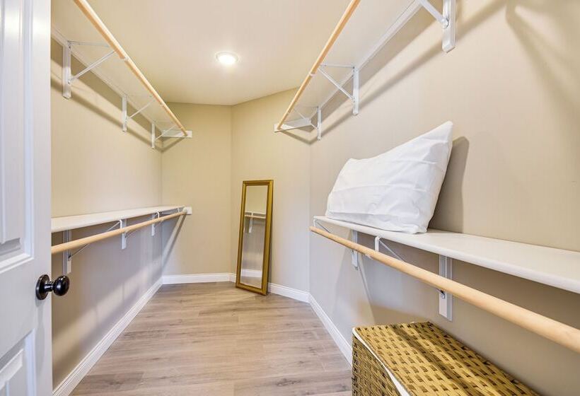 Steps To Park: Home W/ Fenced Yard In Columbia