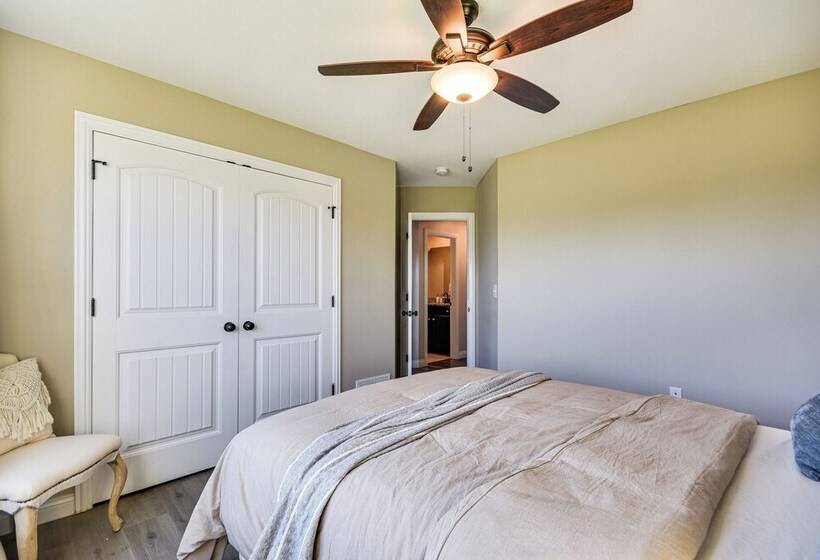 Steps To Park: Home W/ Fenced Yard In Columbia