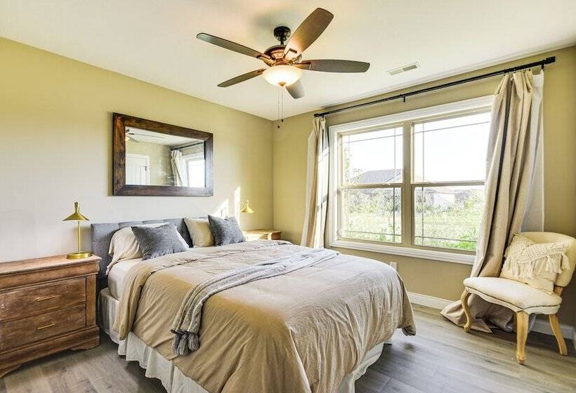 Steps To Park: Home W/ Fenced Yard In Columbia