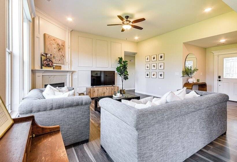 Steps To Park: Home W/ Fenced Yard In Columbia