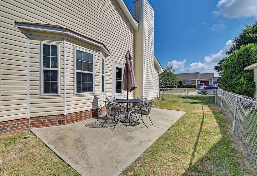 Convenient Hope Mills Home ~ 6 Mi To Fayetteville!