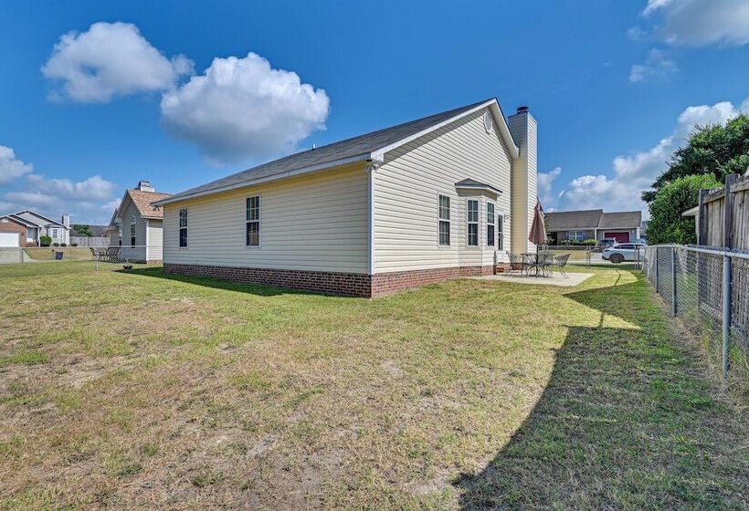 Convenient Hope Mills Home ~ 6 Mi To Fayetteville!