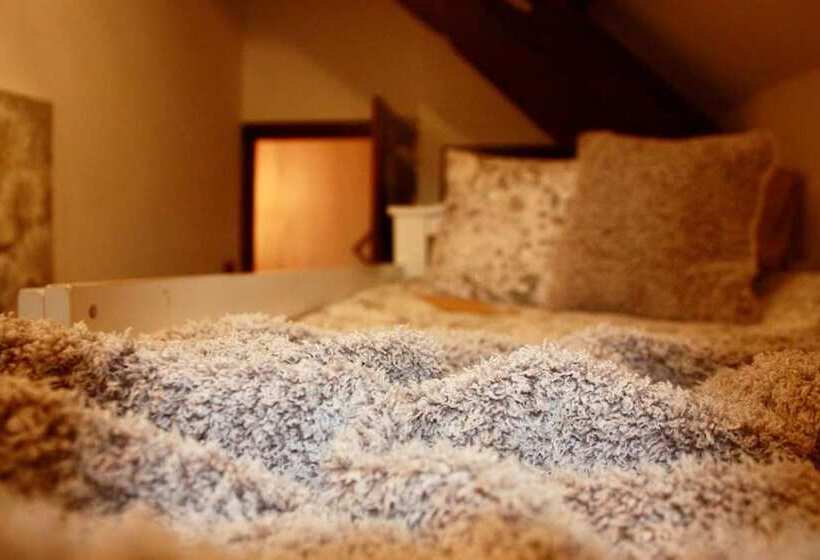 Cosy Cottage With Hot Tub Oozing Character!