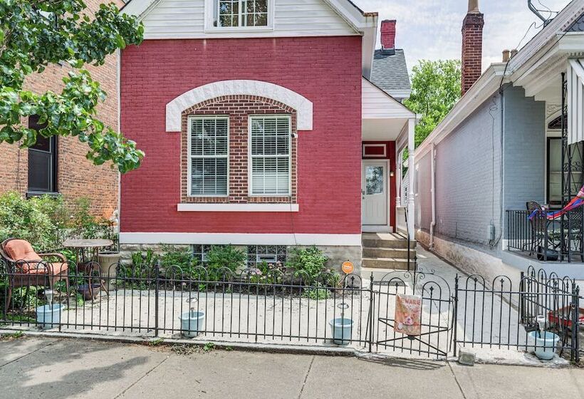 Covington Home W/ Patio   3 Mi To Cincinnati!