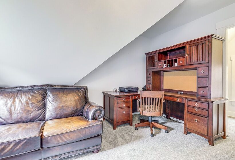 Covington Home W/ Patio   3 Mi To Cincinnati!