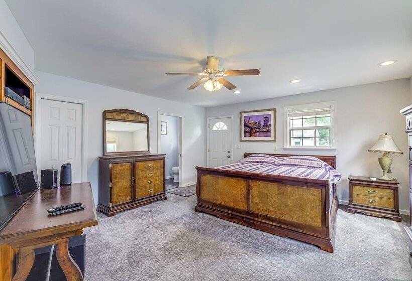Covington Home W/ Patio   3 Mi To Cincinnati!