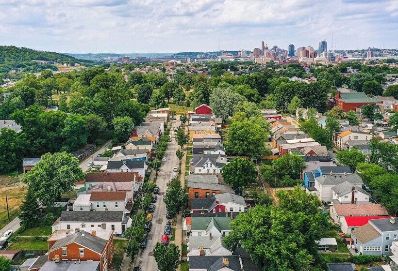 Covington Home W/ Patio   3 Mi To Cincinnati!