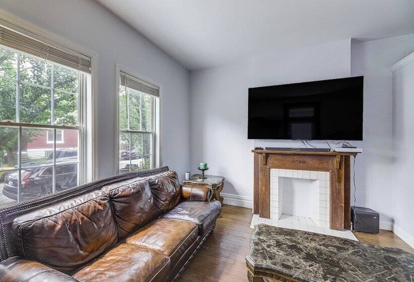 Covington Home W/ Patio   3 Mi To Cincinnati!