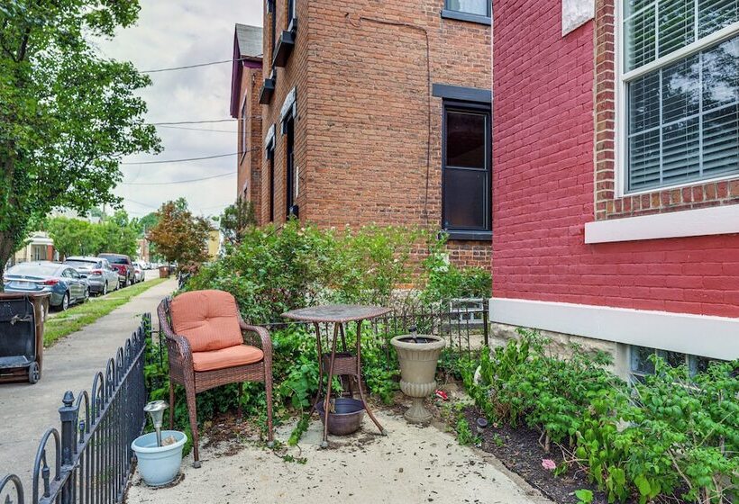 Covington Home W/ Patio   3 Mi To Cincinnati!
