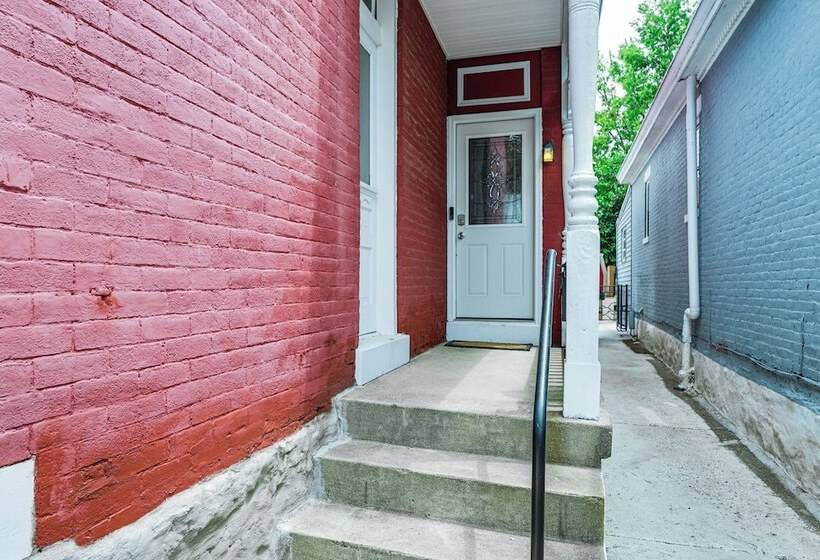 Covington Home W/ Patio   3 Mi To Cincinnati!