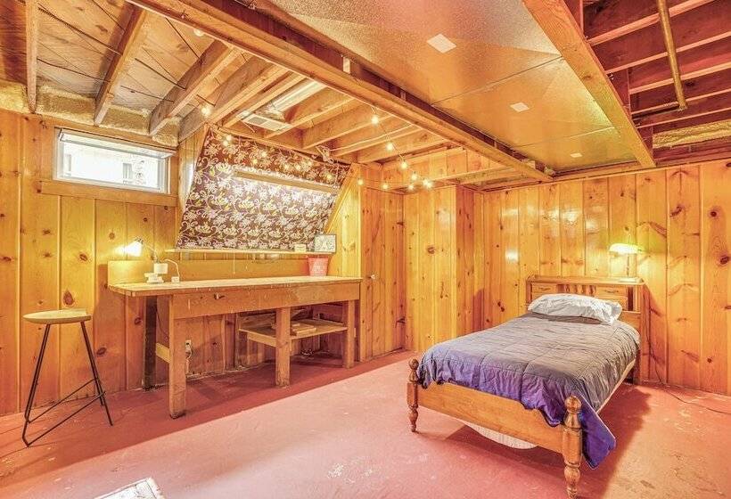 Cozy Cheyenne Home W/ Yard < 1 Mi To Downtown!