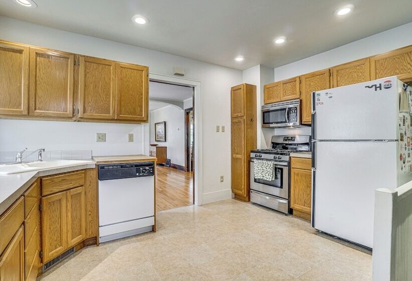 Cozy Cheyenne Home W/ Yard < 1 Mi To Downtown!