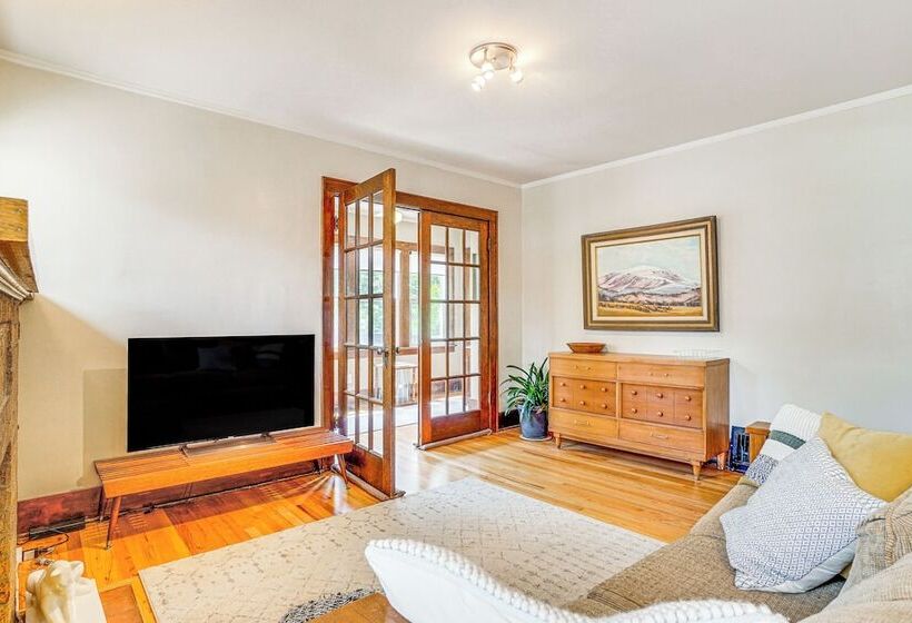 Cozy Cheyenne Home W/ Yard < 1 Mi To Downtown!