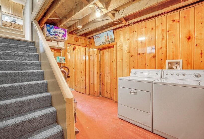 Cozy Cheyenne Home W/ Yard < 1 Mi To Downtown!