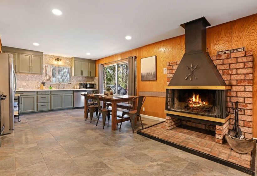 6 Mi To Pinecrest Lake: Cozy Cabin In Cold Springs