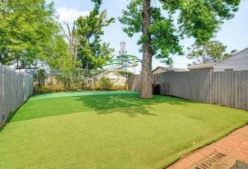 Cozy Keansburg Cottage: Walk To Beach & Boardwalk!