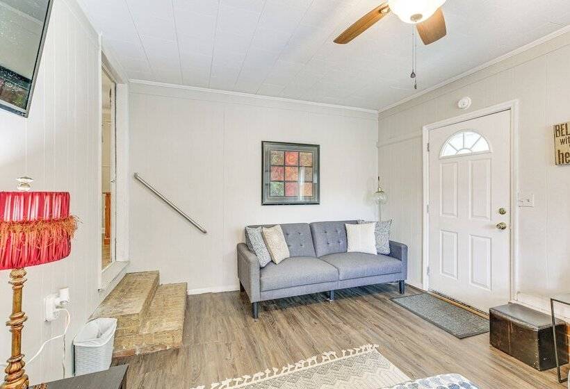 Cozy Mullins Retreat W/ Backyard & Covered Porch!